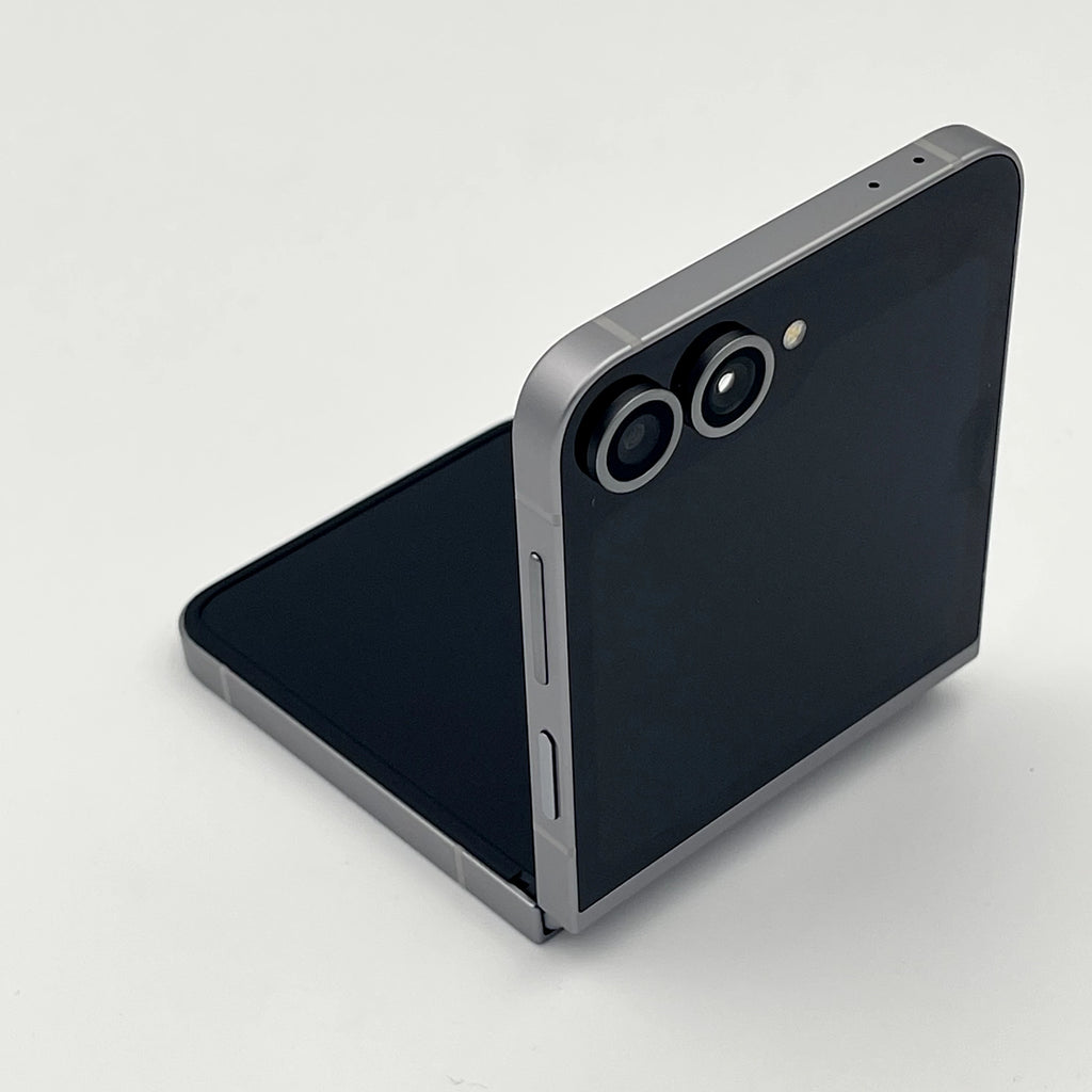 Samsung Galaxy Z Flip 6 (Pre Owned)