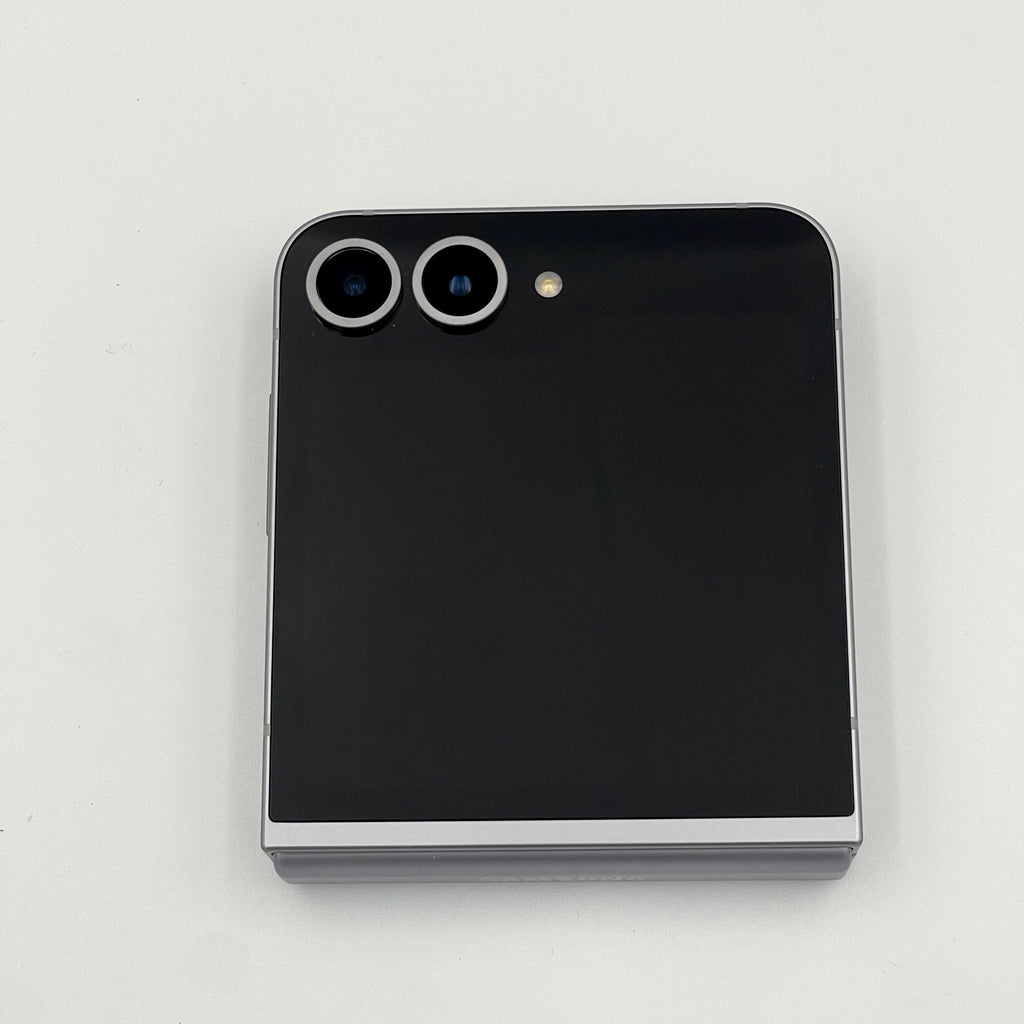 Samsung Galaxy Z Flip 6 (Pre Owned)
